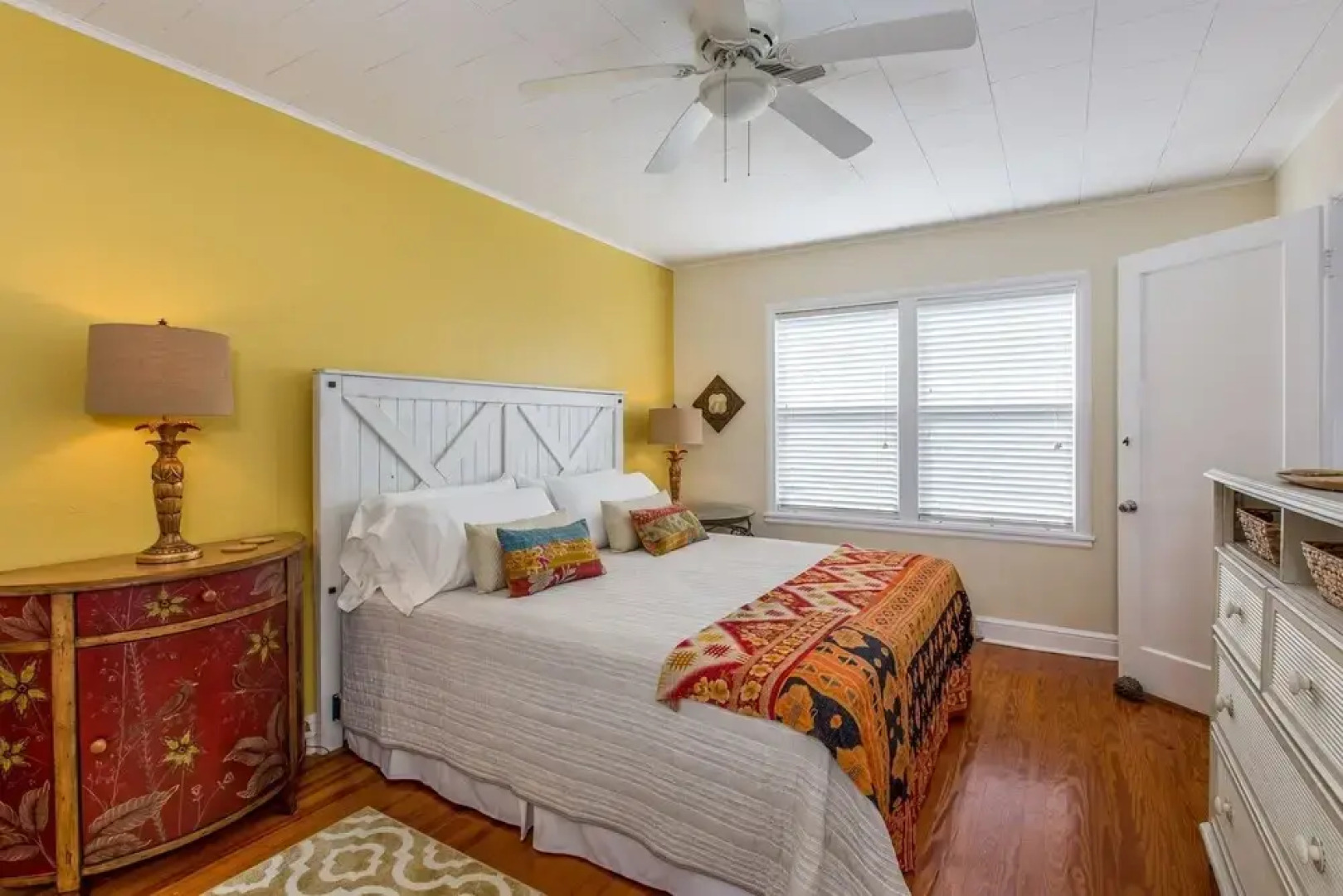 Treasured Times Beach House 3 Bedroom Home by RedAwning, Clearwater Beach