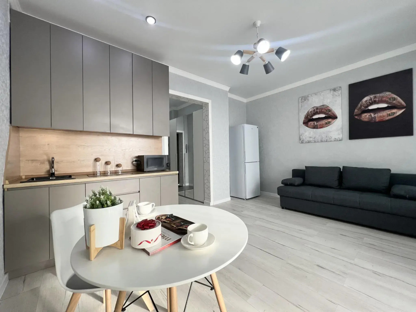 Live (Лайв) на улице Генерала Дюсенова 2/2