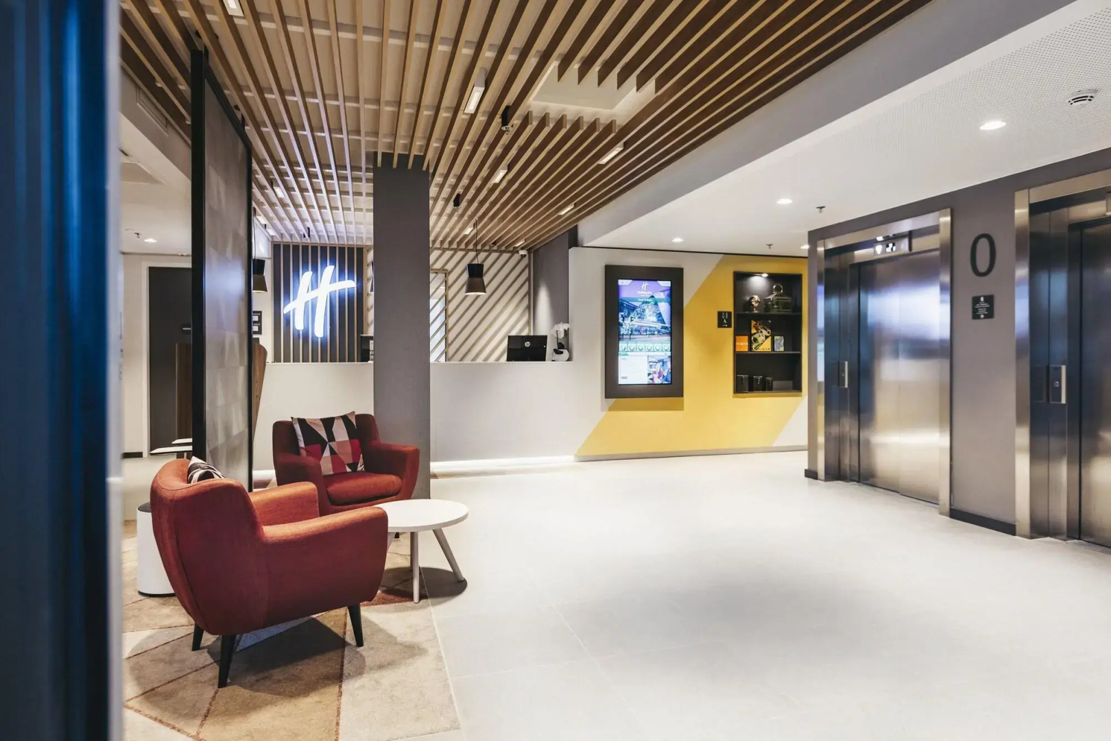 Holiday Inn Eindhoven Airport by IHG