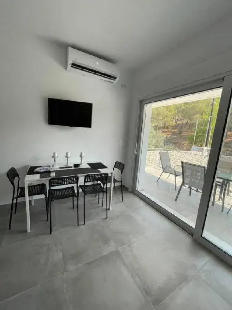 Rock N Sun - Brand new apartment in Ermioni