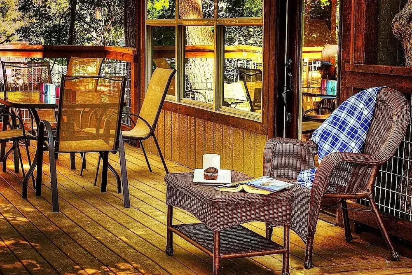 River Rd. Treehouses-Mourning Dove Haus