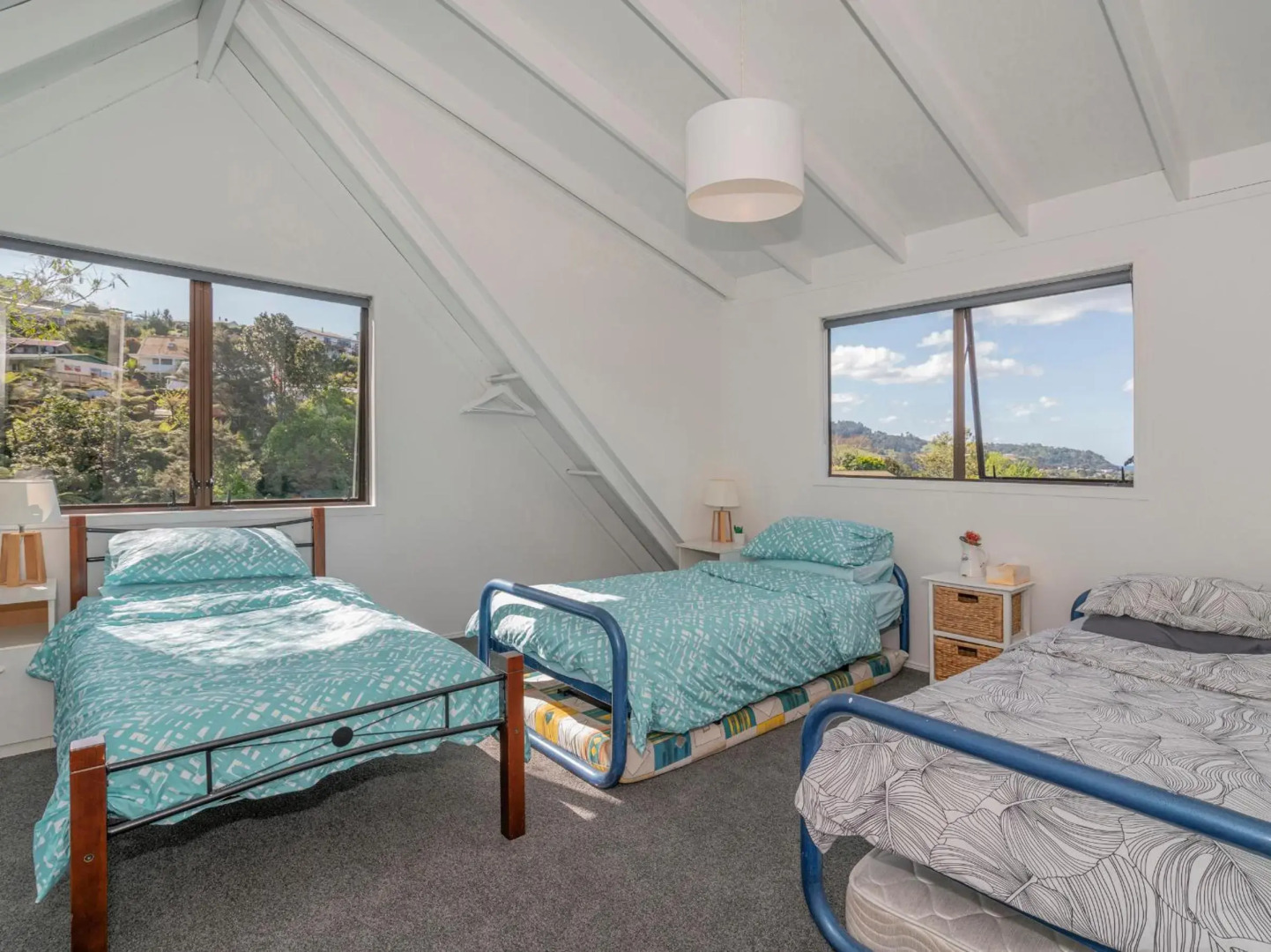 Hillside Haven - Tairua Holiday Home