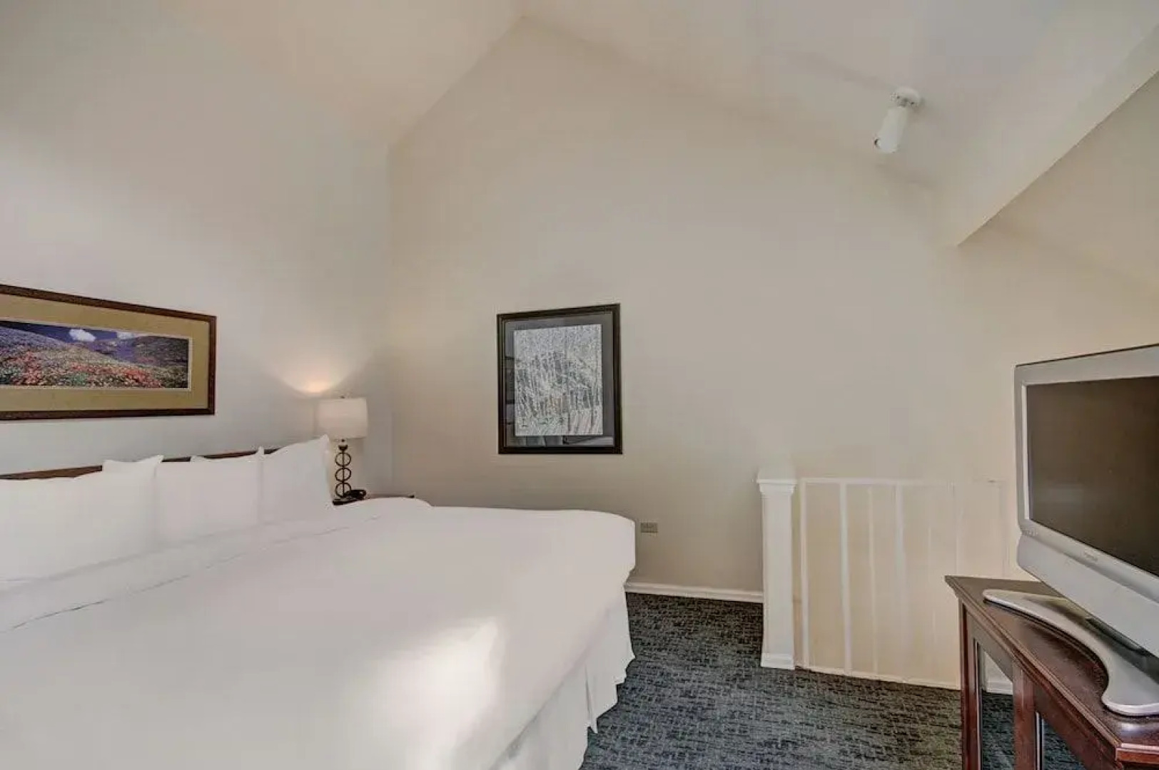 River Mtn Lodge E301