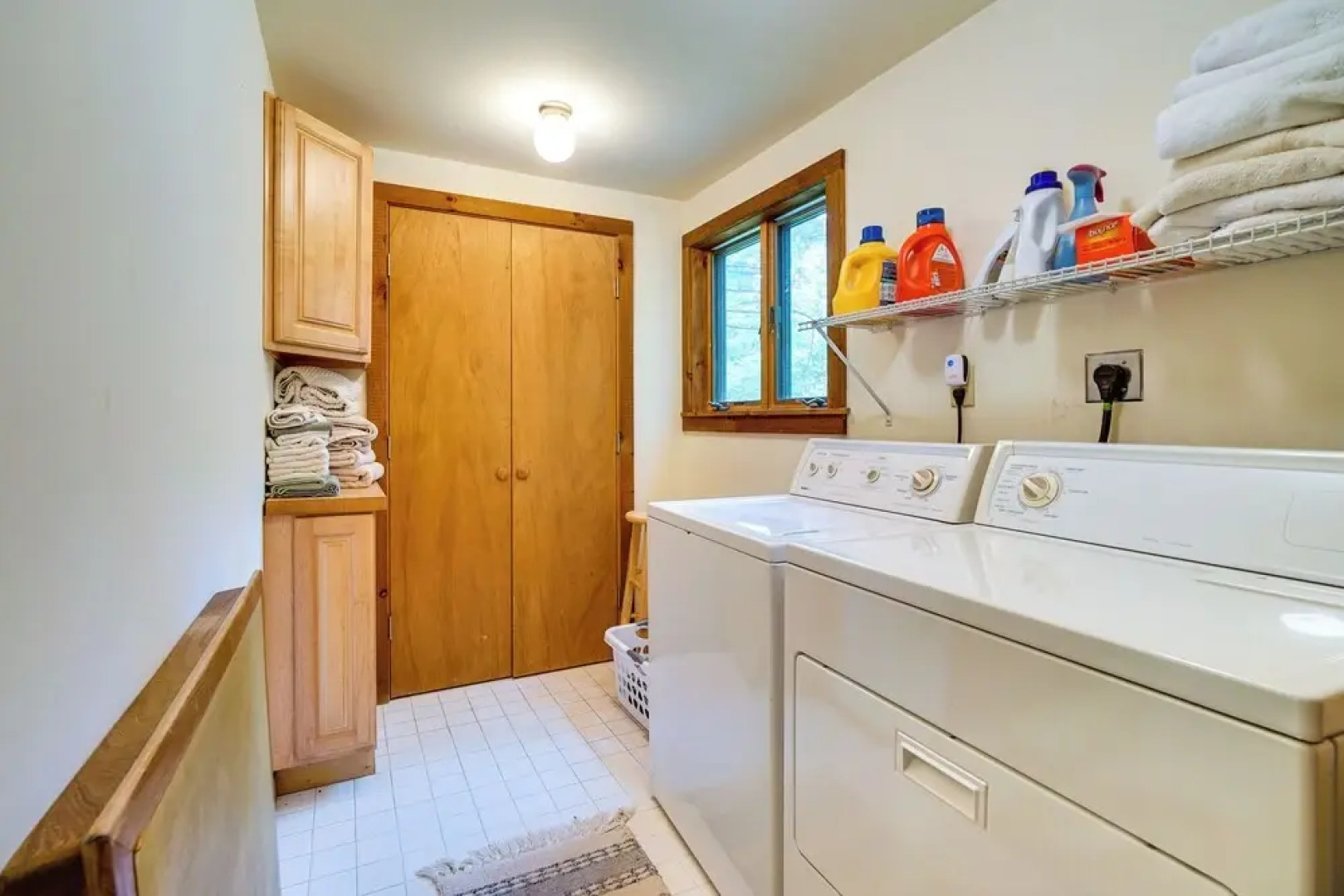 Jamaica Vacation Home w/ Deck: 8 Mi to Skiing!