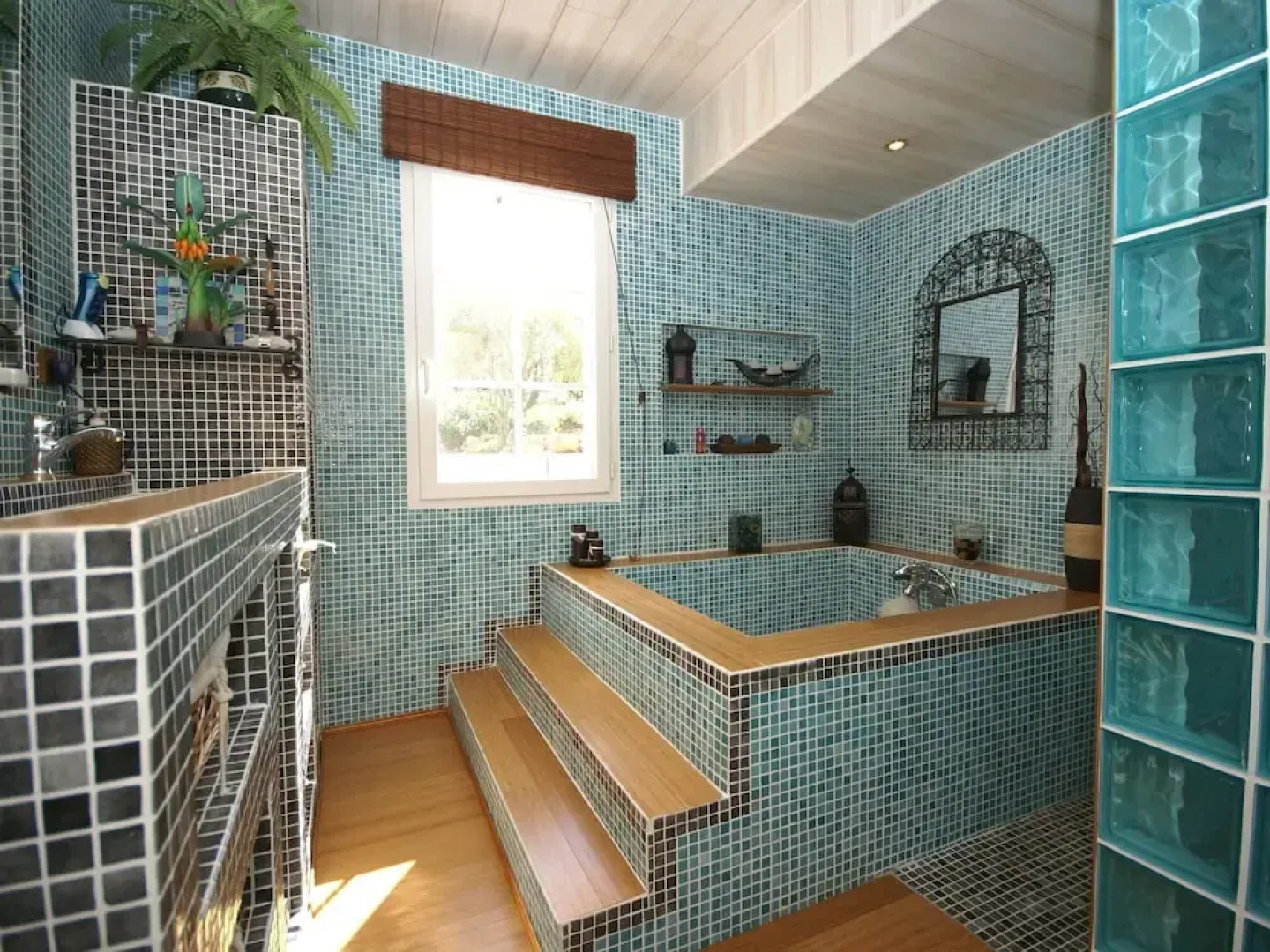 Idyllic Villa in Trets with Private Swimming Pool