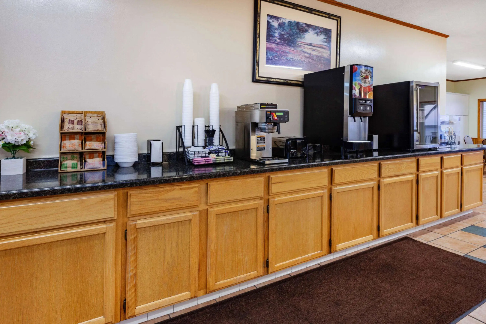 Days Inn & Suites by Wyndham St. Ignace Lakefront