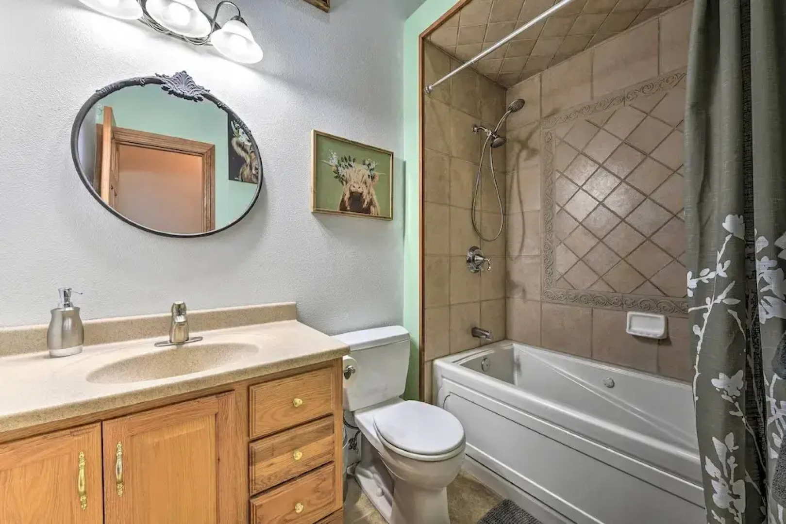 The Vineyard Country Farm Home at Grand Valley