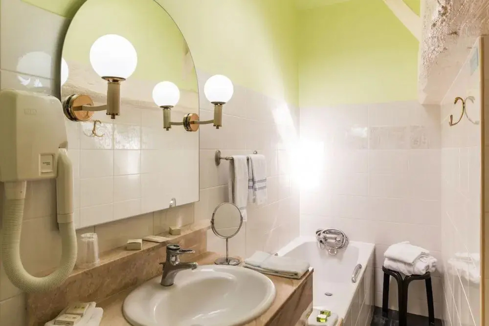 Logis Les Pigeons Blancs