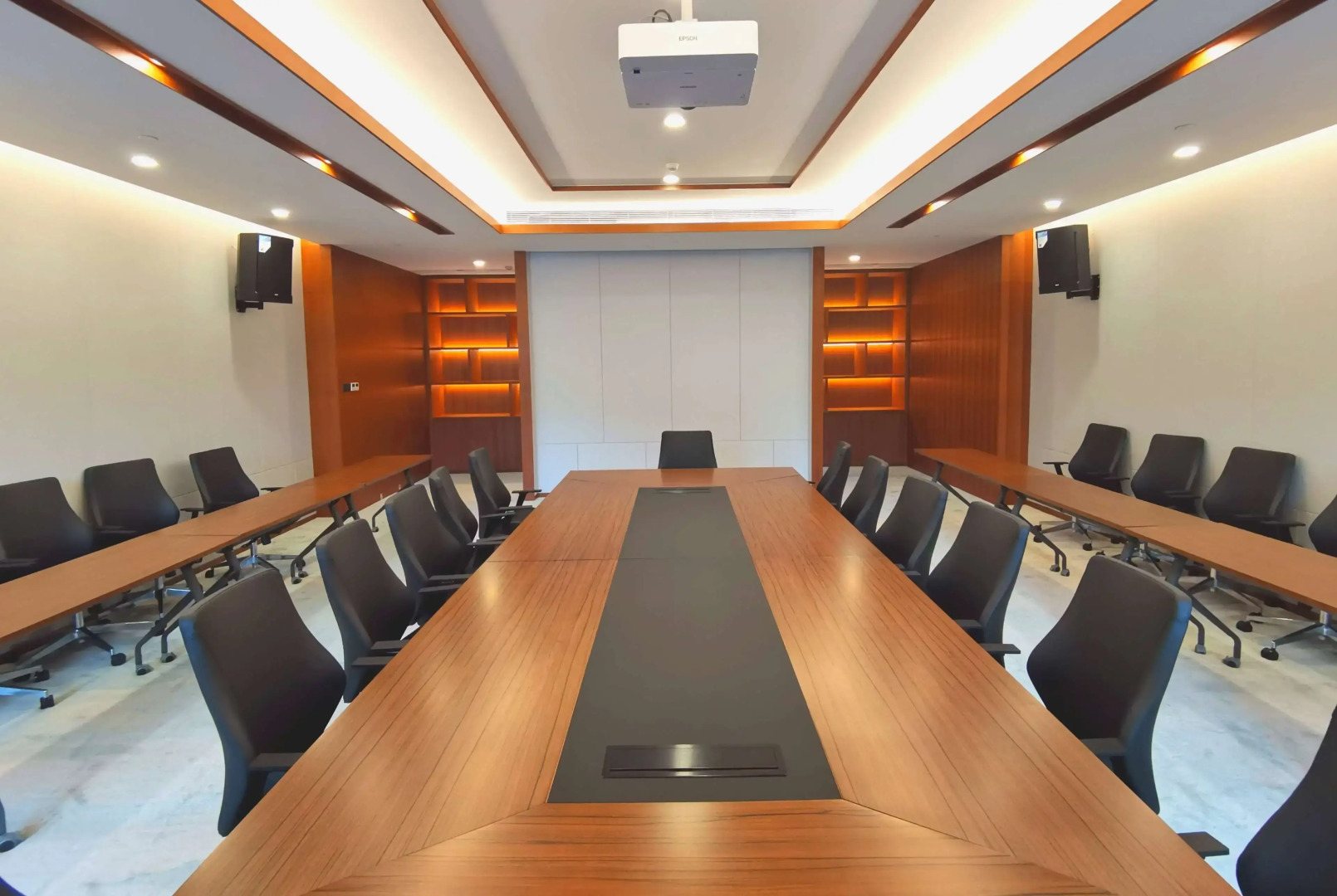 Howard Johnson the Bund Hotel Gasa