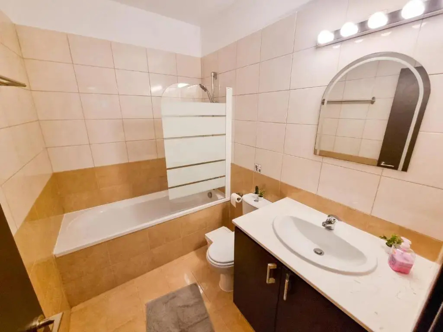 Light House Apartment