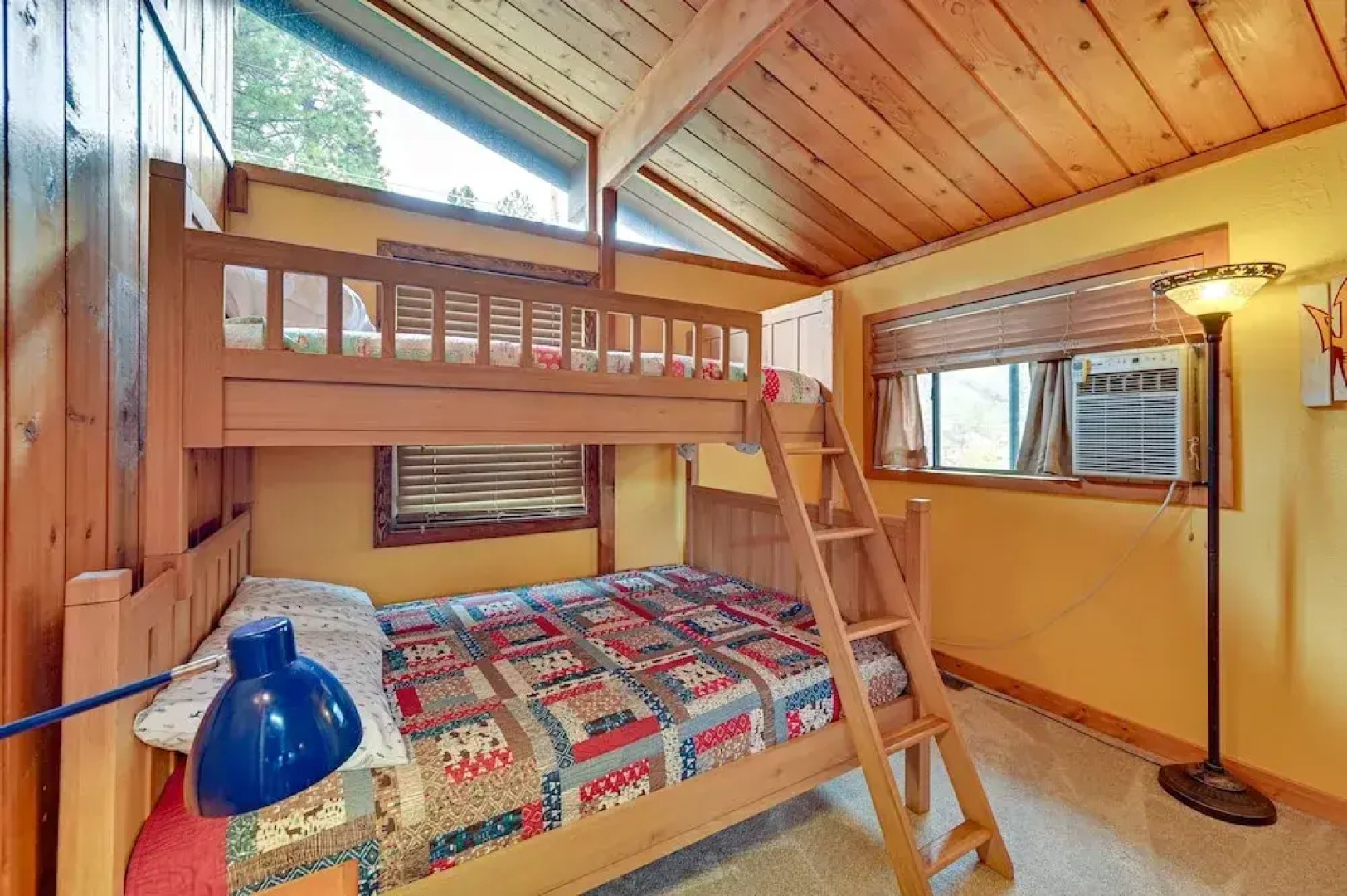 Cozy Munds Park Cabin w/ Fireplace & Deck!