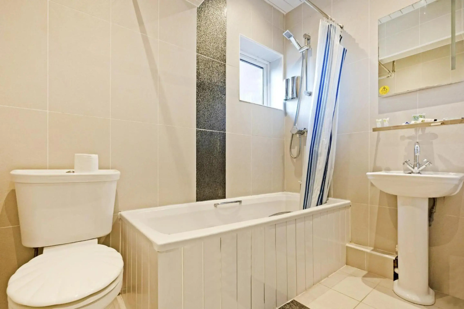 OYO The Baltimore Hotel