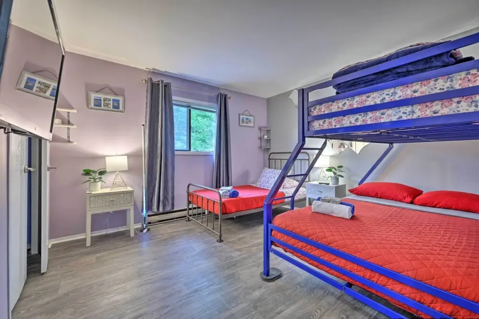 Pocono Mtn Retreat w/ Hot Tub < 11 Mi to Camelback