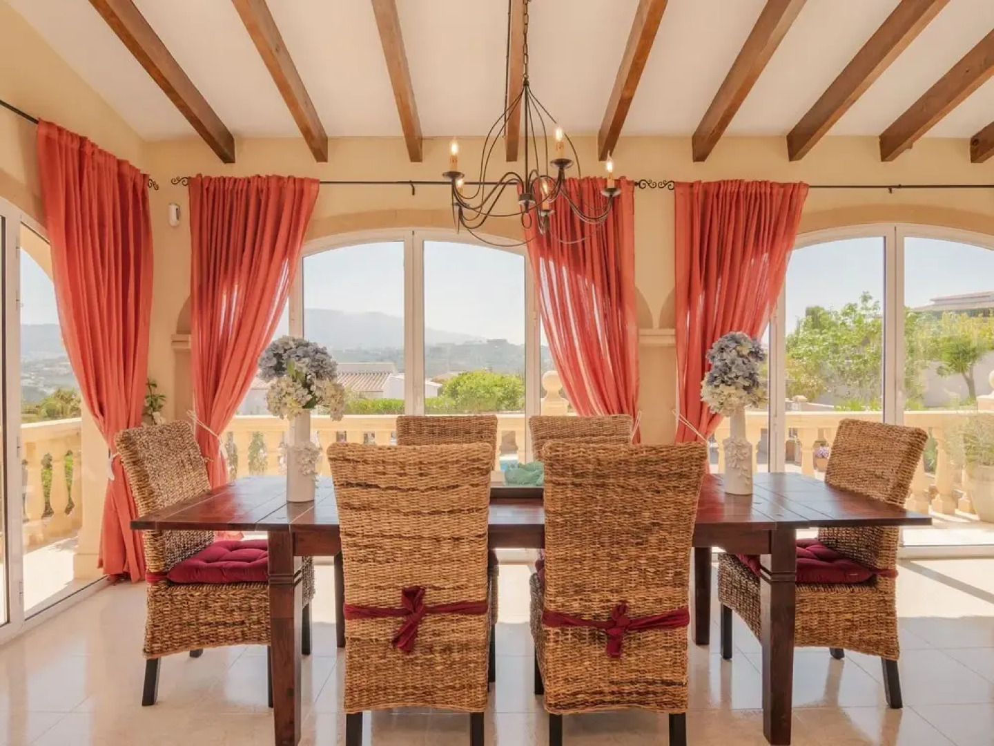 Villa With Very Spacious Terrace, Beautiful View of the Mountains & Private Pool