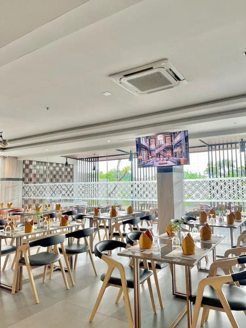 LYNN Hotel Tuban