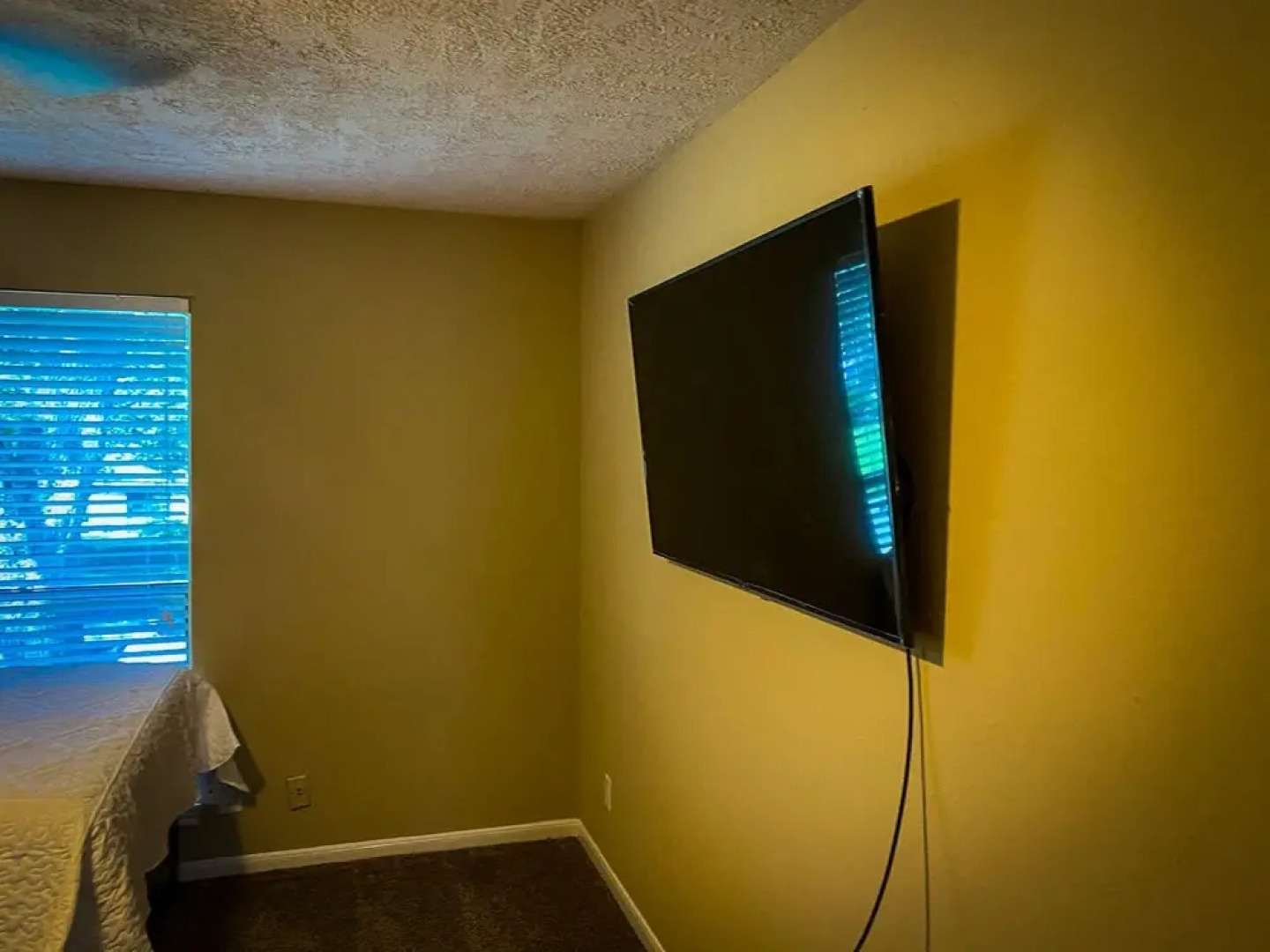 4Bdrm 3.5Bath 8Beds - Pool House