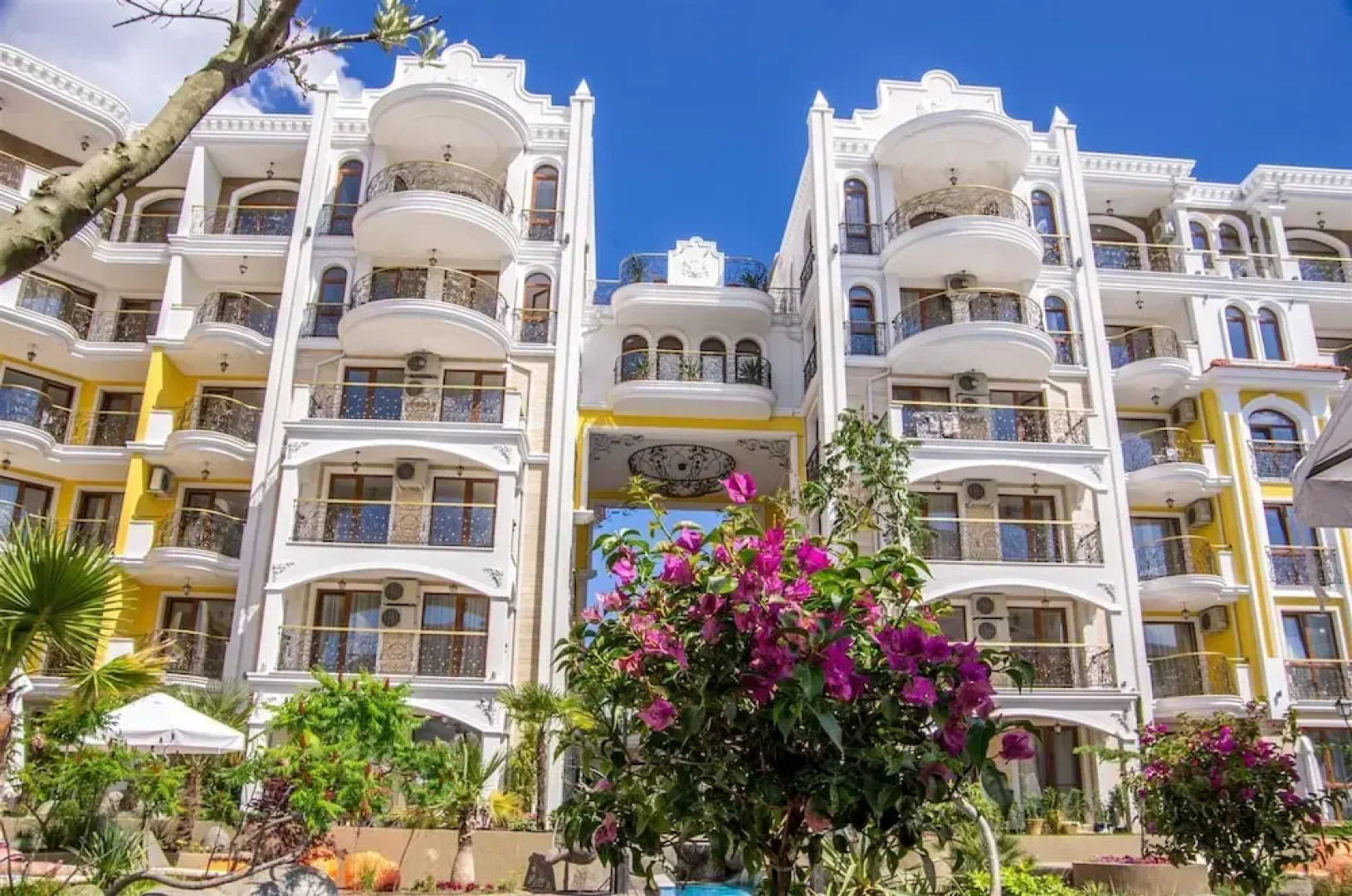 Harmony Suites Monte Carlo