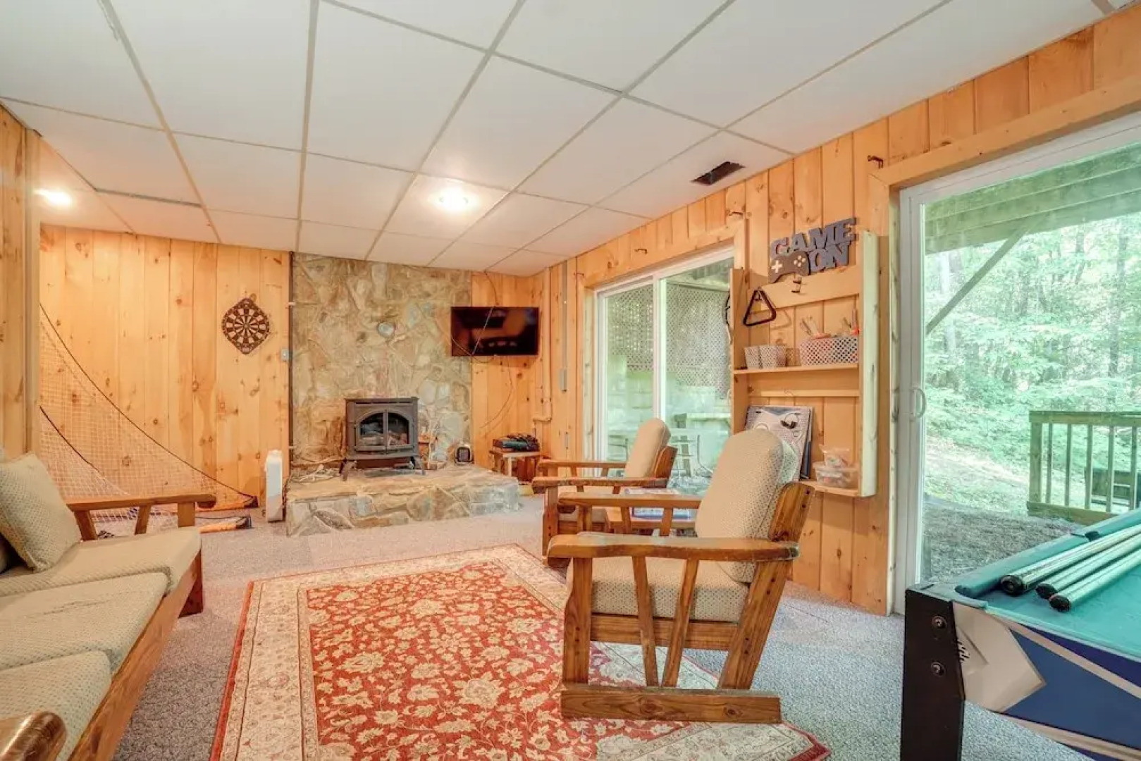 Private Hot Tub & Game Room: Cleveland Getaway