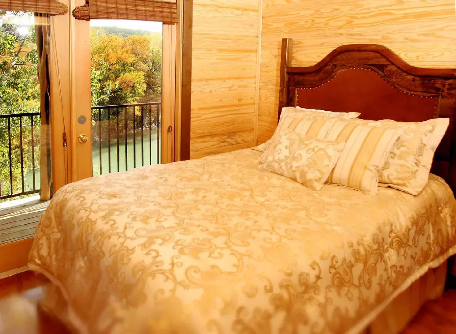 Hideout on the Horseshoe