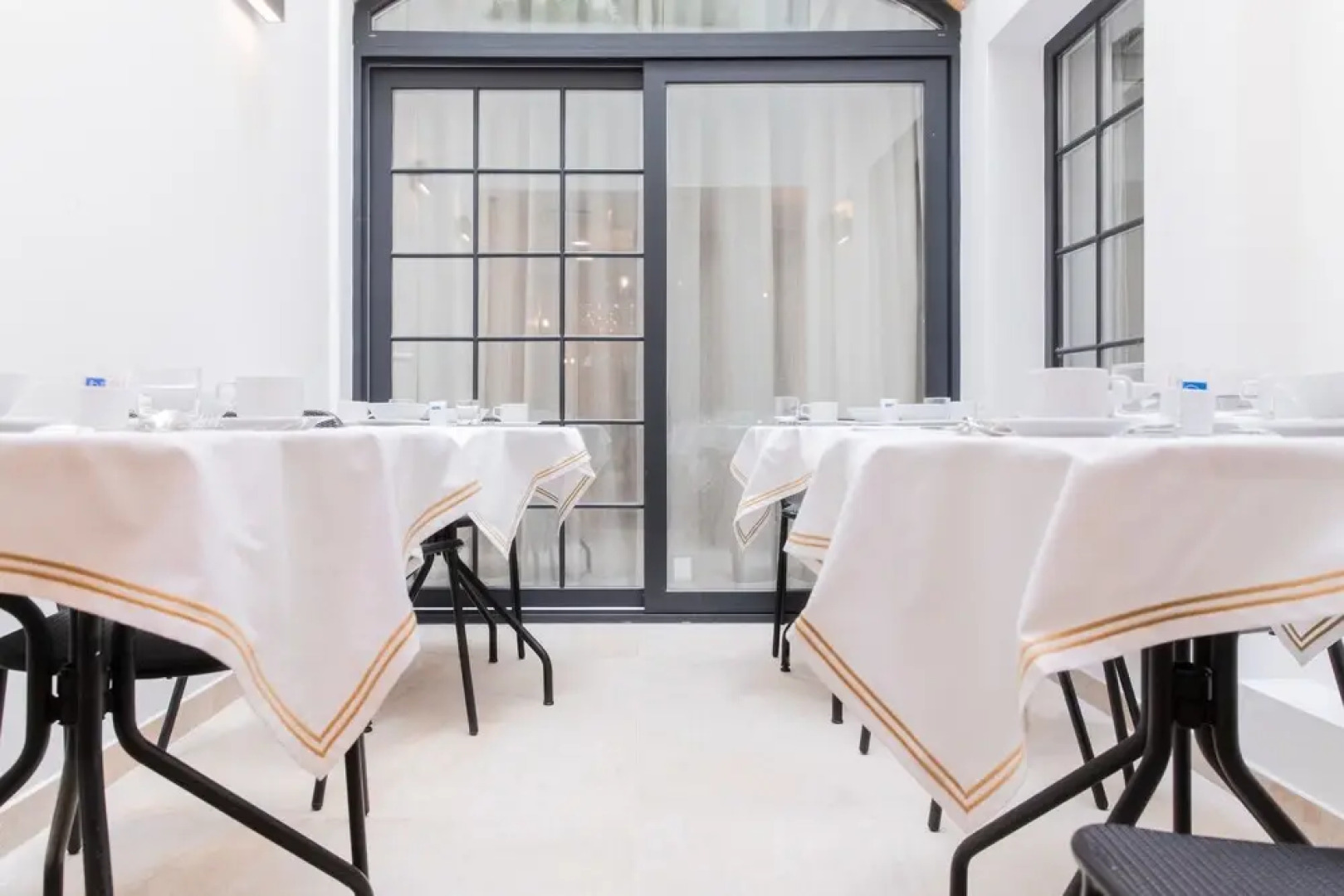 1926 Le Parisot Boutique Suites