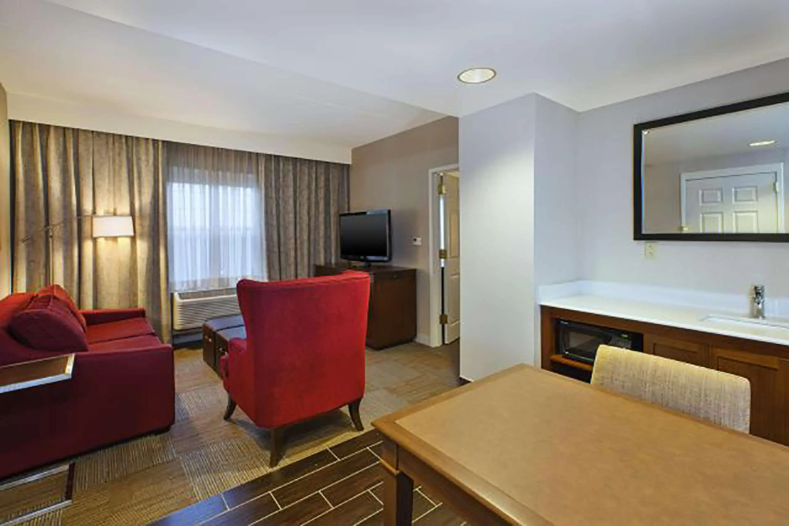 Hampton Inn & Suites Providence/Warwick-Airport