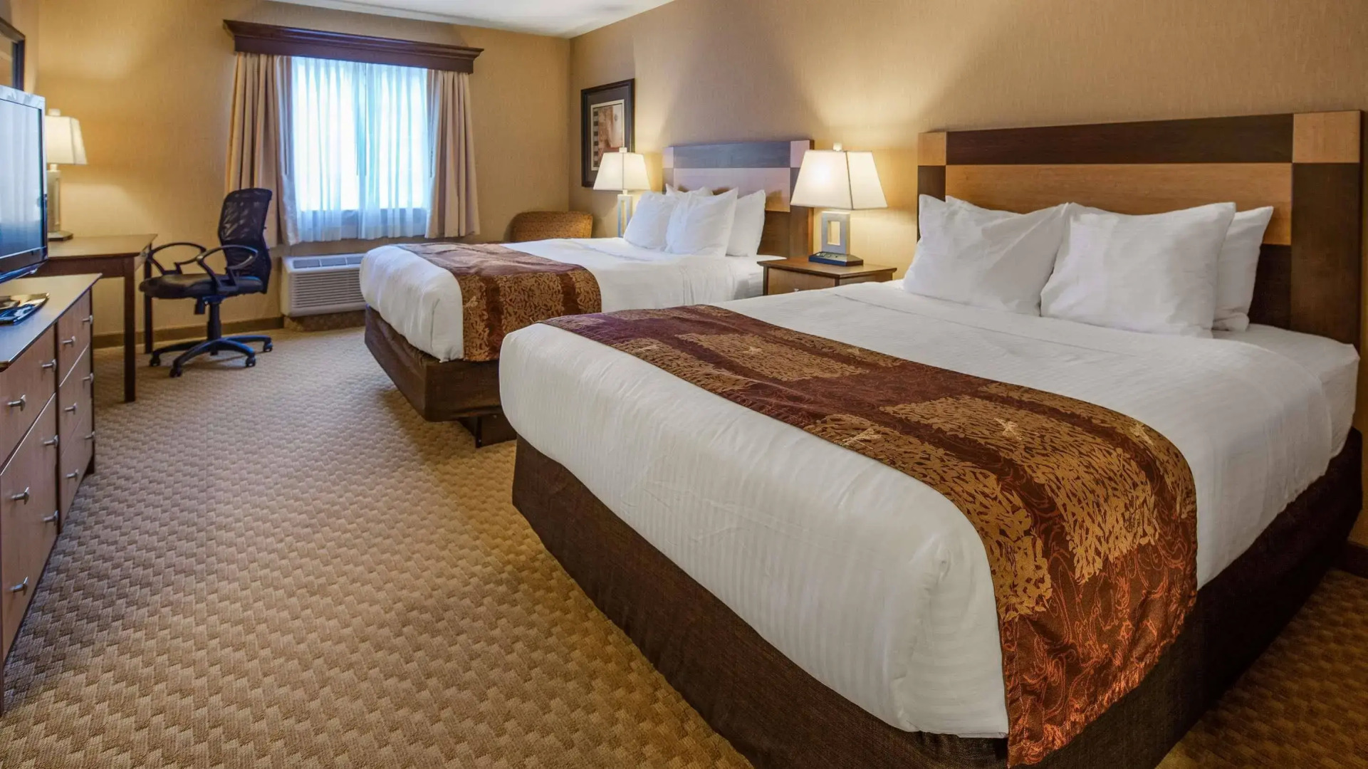 Crandon Inn and Suites