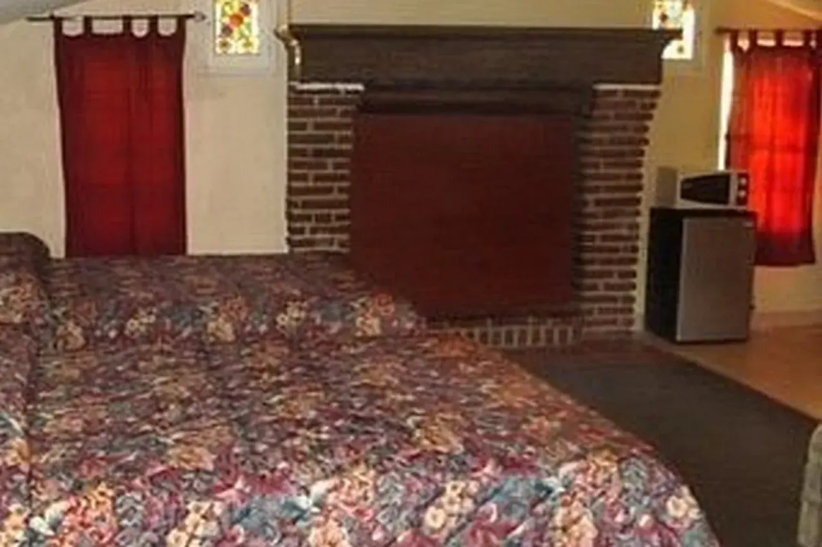 Santa Cruz Inn Riverside