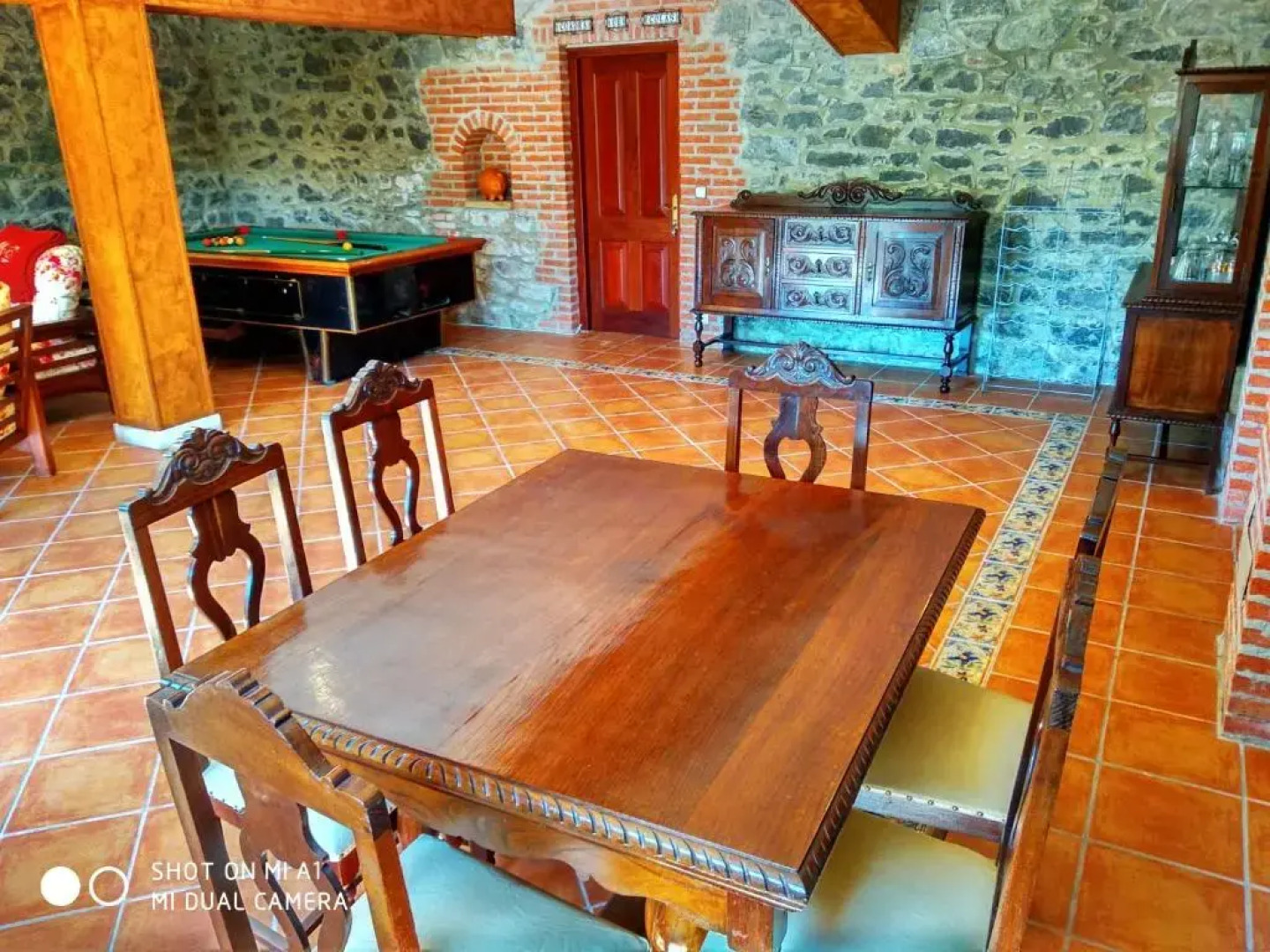 Casa Amplia Con Jardín Y Aparcamiento G-100147