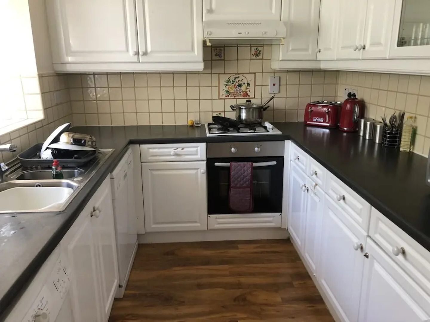 Lovely 3-bed House in Farnham Royal Slough