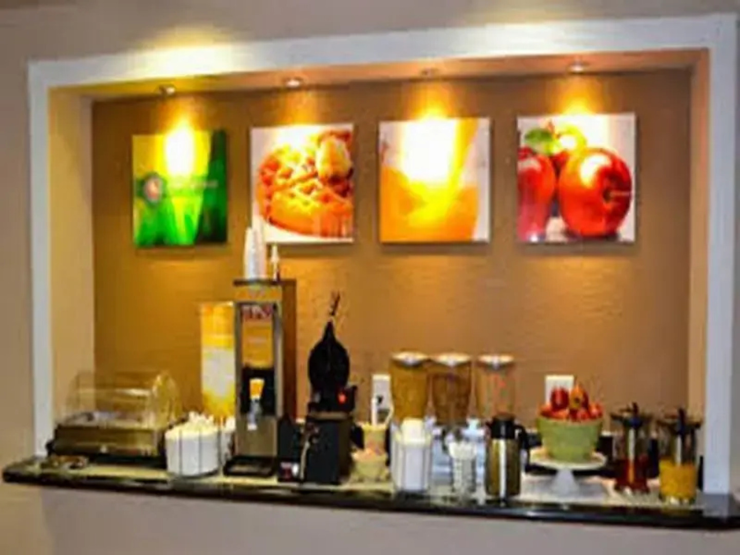 Stratus Suites - Boutique Hotel