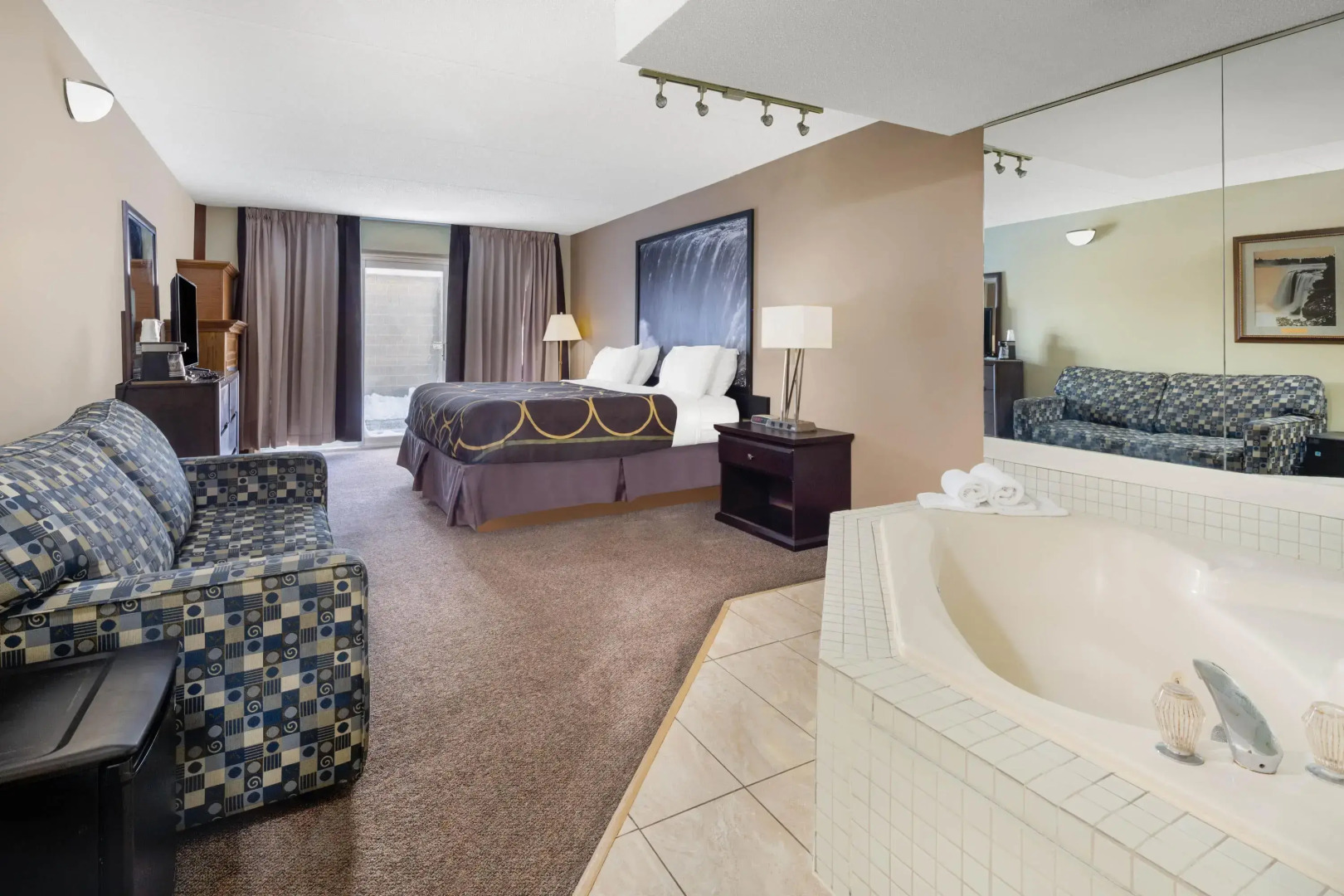 Wyndham College Park North / Washington DC Area