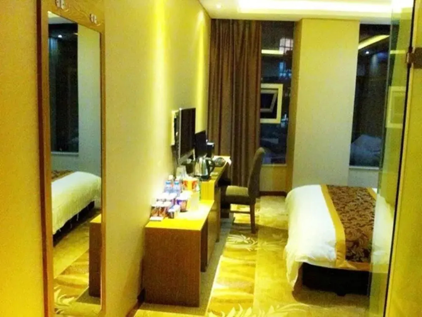 Yingcai Holiday Hotel