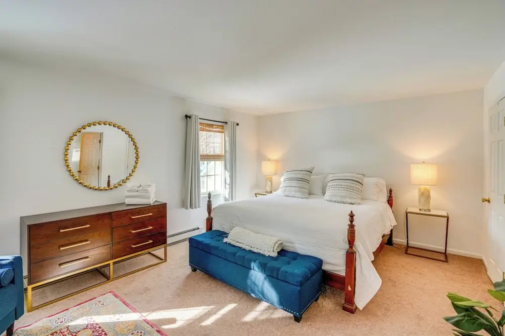 Walk to Dining: Downtown Lenox Guest House!