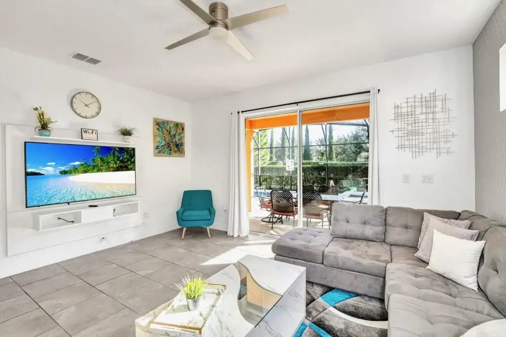 5BR Luxury Family Home - Pool BBQ and Netflix