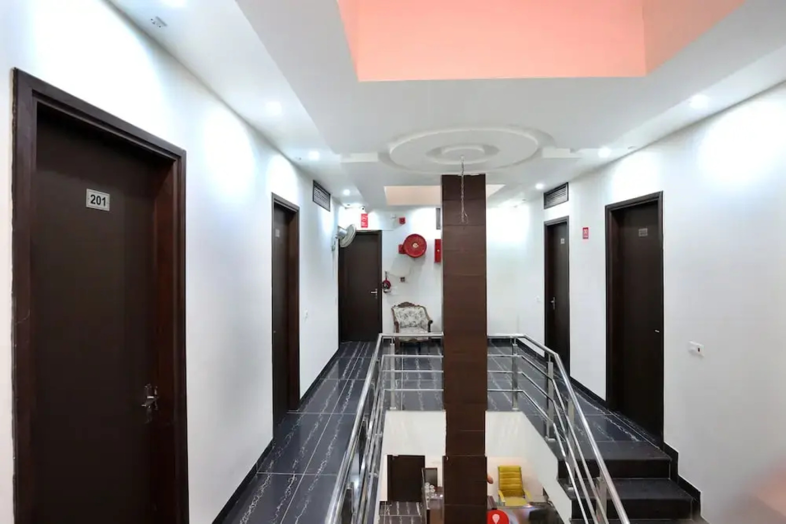 OYO 4897 Hotel The 13een