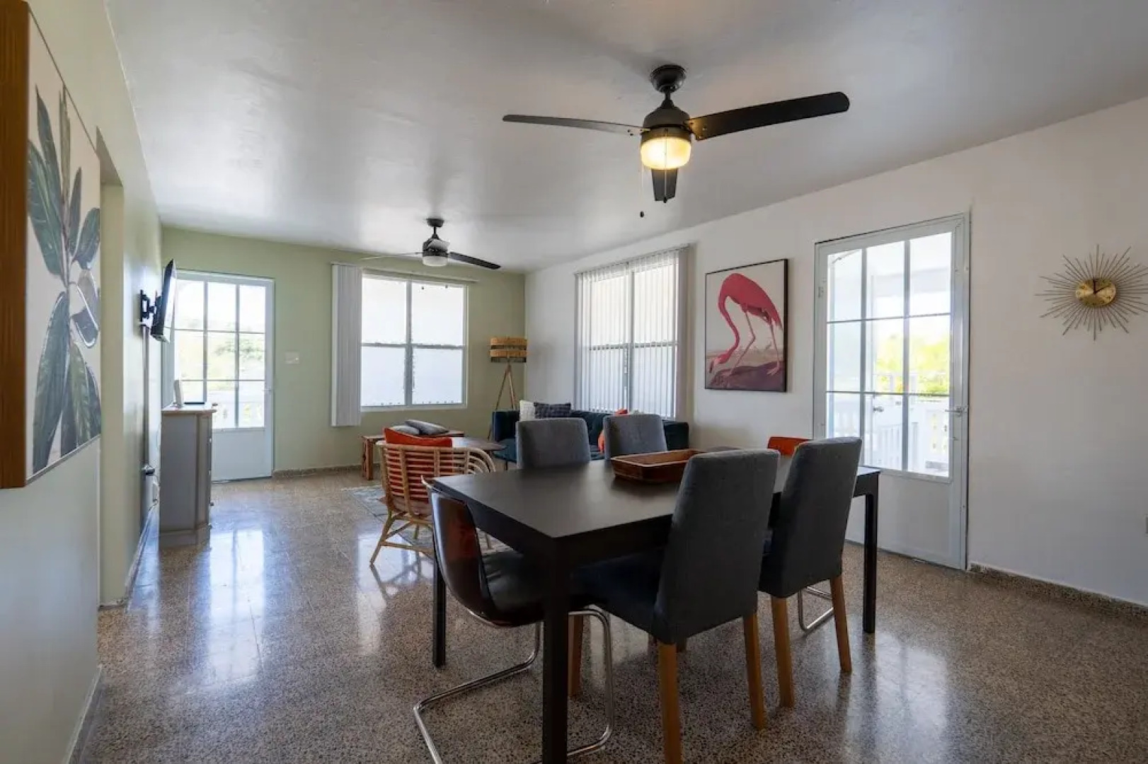 El Flamingo Beach Club