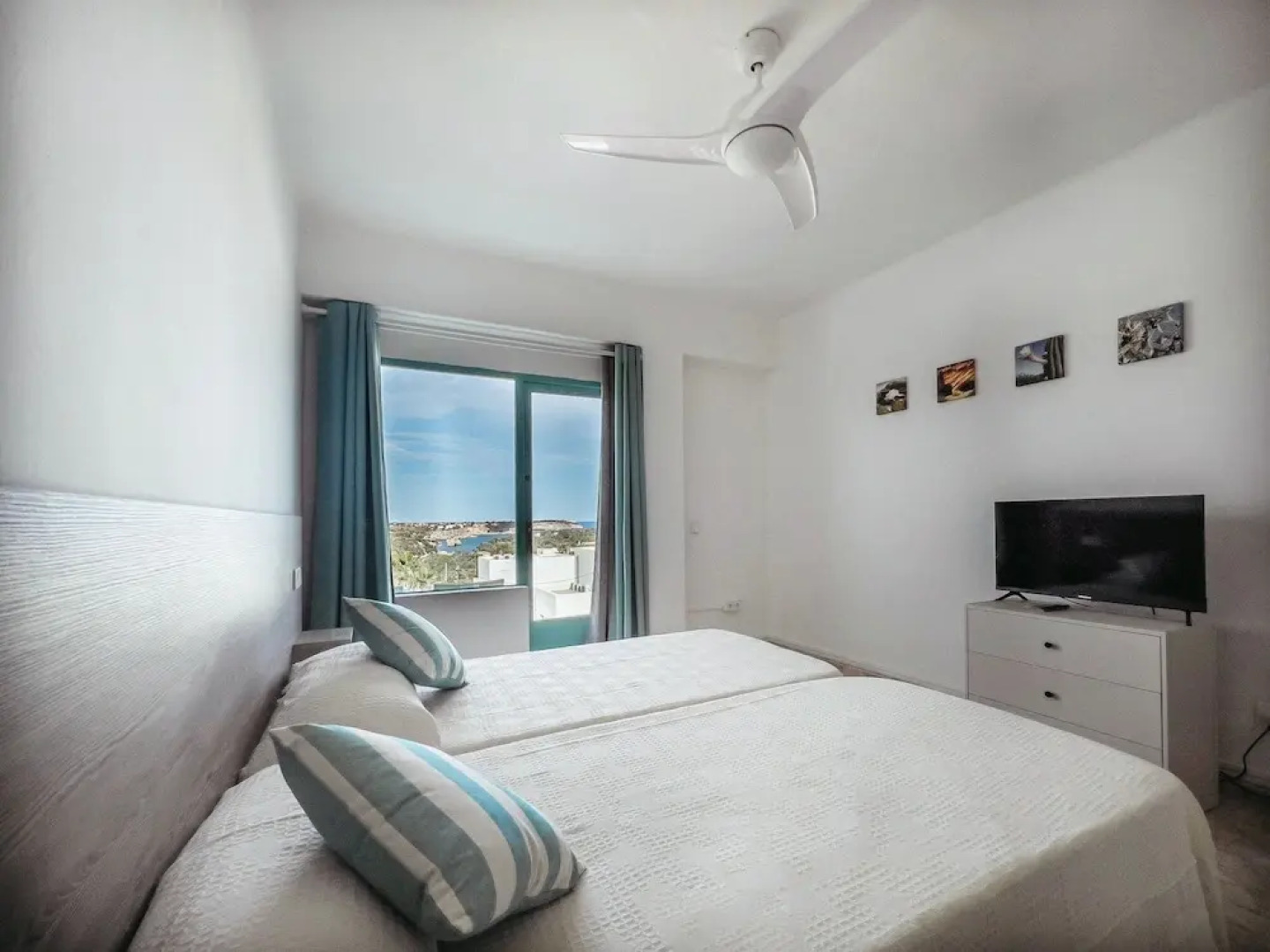 Hostal Cala Llombards