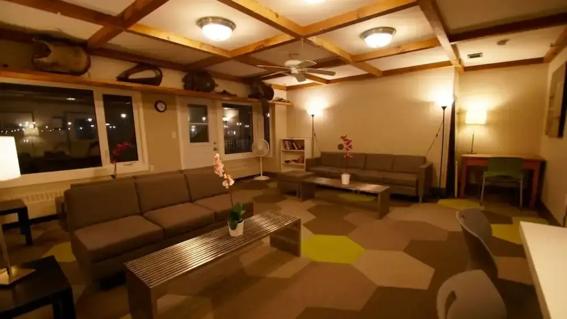 HI Calgary City Centre - Hostel