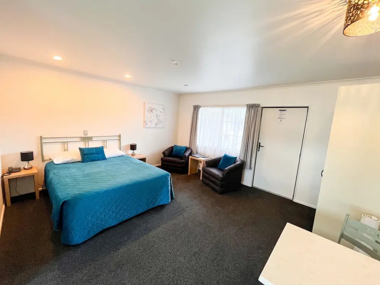 Camelot Motor Lodge 2004