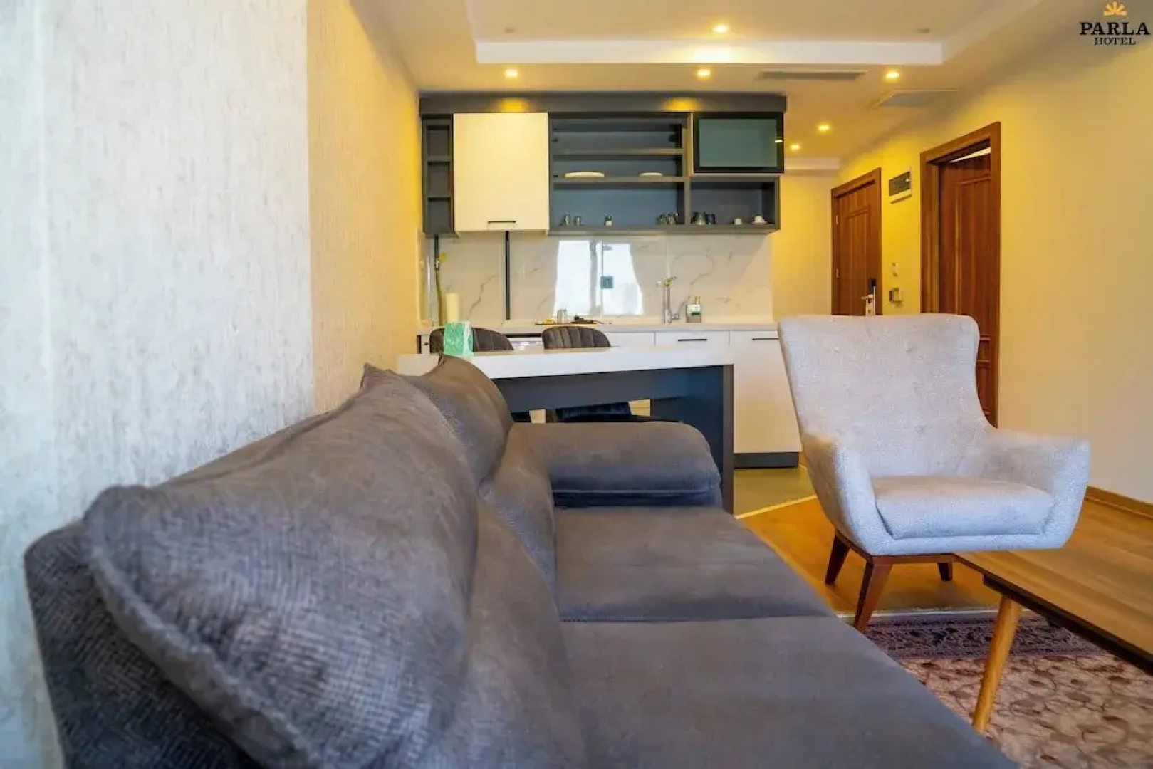 Parla Suite Hotel
