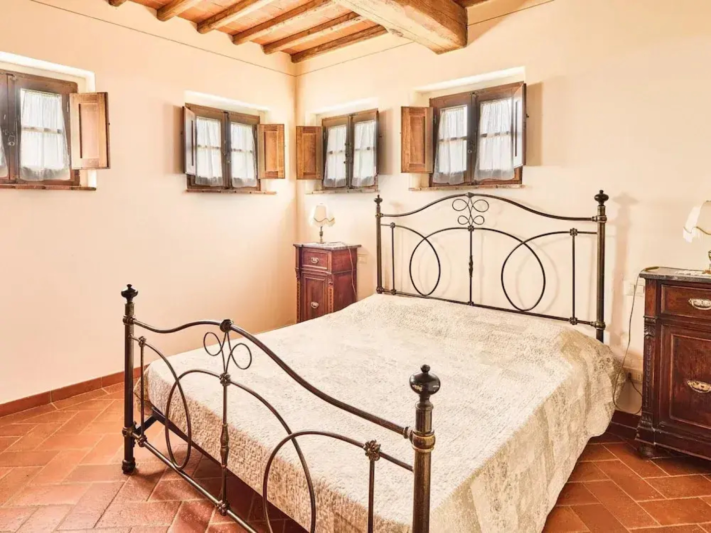 Farmhouse in Chianti With Pool and Garden
