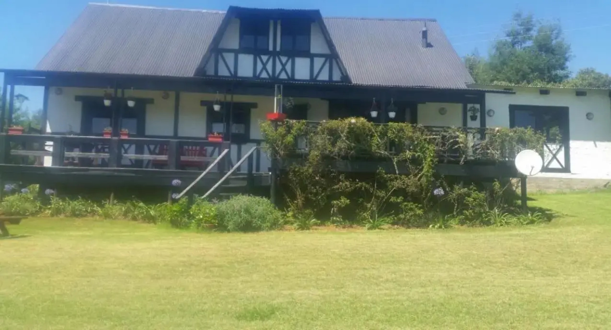 Woodcutters Guest House & Cottage