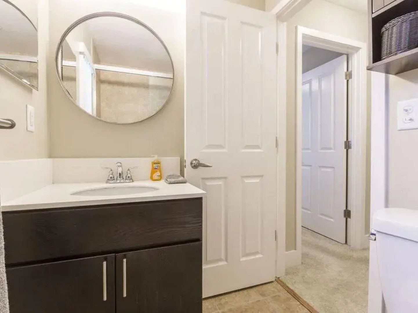 Furnished Washer & Dryer Near HWY 101