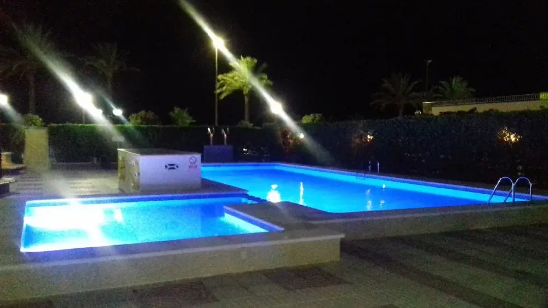 Sea Front Apartment 2 Pools