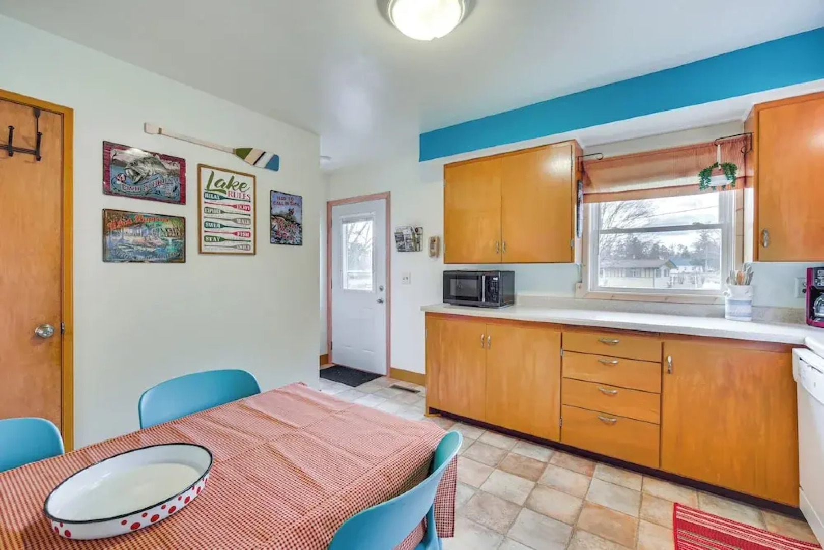 Birchwood Cottage With Red Cedar Lake Access!