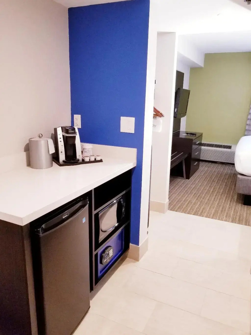 Holiday Inn Express & Suites Miami - Hialeah by IHG