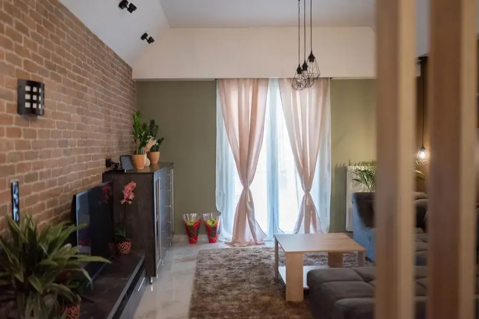 Aurora Breeze Trikala Town