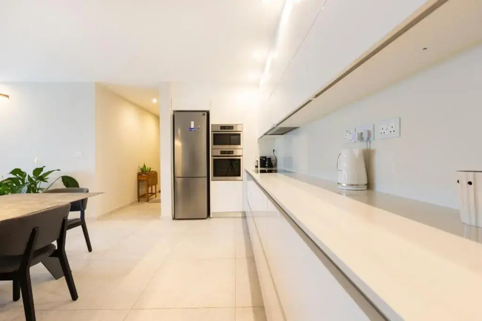 NGH12 - Lovely, spacious 2 bedroom apartment.