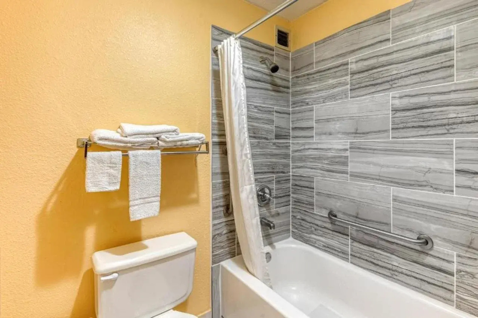 OYO Hotel Jefferson TX Hwy 59