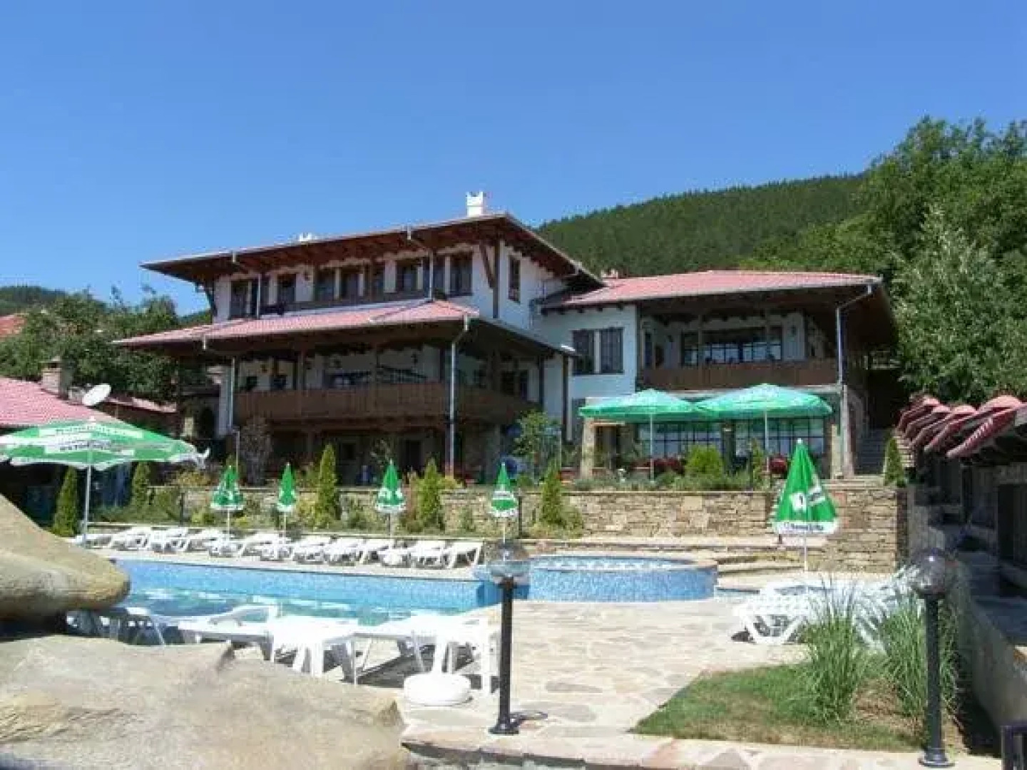 Kostadinovi Kashti Complex